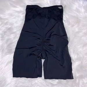 ⬇️$18 Silks black shapewear‎ size M